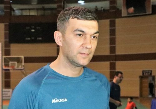 “Rəqiblərimiz arasında təcrübəli komandalar var” – Millimizin baş məşqçisi