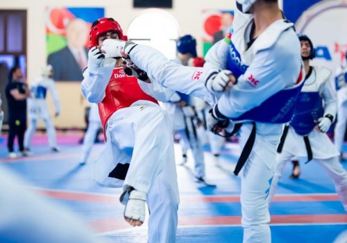 Azərbaycan taekvondoçuları döyüş məşqləri keçirib