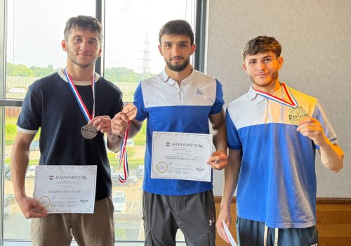 Millimiz Eyndhoven kubokundan 3 medalla qayıdır