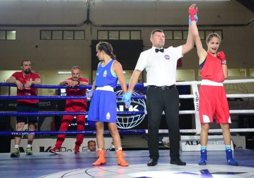 Beş boksçumuz Avropa birinciliyinin yarımfinalında