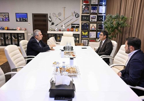 Fərid Qayıbov Beynəlxalq Oxatma Federasiyasının prezidenti ilə görüşdü