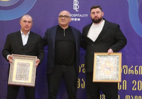 Umudov Beynəlxalq və Avropa Ağırlıqqaldırma Federasiyalarının prezidentləri ilə görüşdü