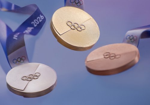 Qış Olimpiya Oyunlarının medallarını təqdim edildi