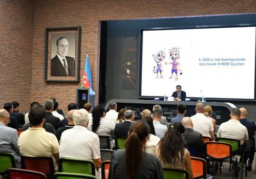 Fərid Qayıbov idman federasiyalarının nümayəndələri ilə görüşdü