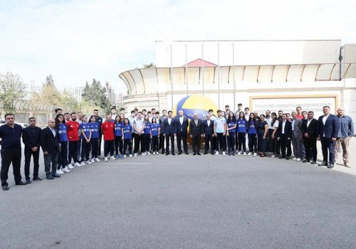 Federasiya prezidenti MDB Oyunların iştirak edəcək voleybolçularla görüşdü