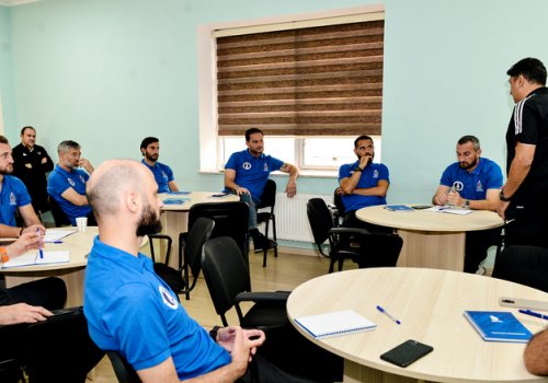 UEFA A kateqoriyalı məşqçi kursu keçirilir