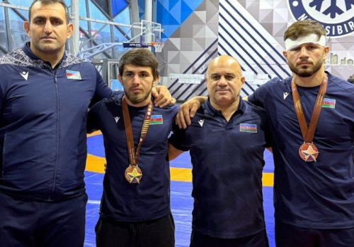 Memorialda 1 qızıl və 1 bürünc medal