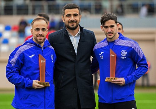 “Şamaxı”nın futbolçuları mükafatlandırıldı