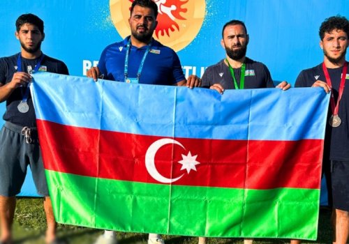 Azərbaycanın iki güləşçisi dünya çempionu oldu