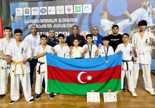 Azərbaycan karateçiləri Gürcüstanda 2 medal qazanıblar