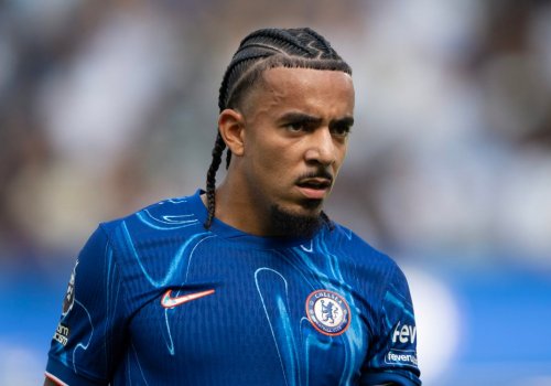 “Çelsi” müdafiəçisi ilə müqaviləsini yeniləmək niyyətindədir