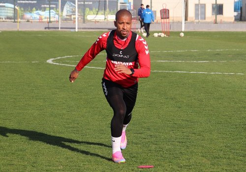 “Araz-Naxçıvan”dan Benin millisinə