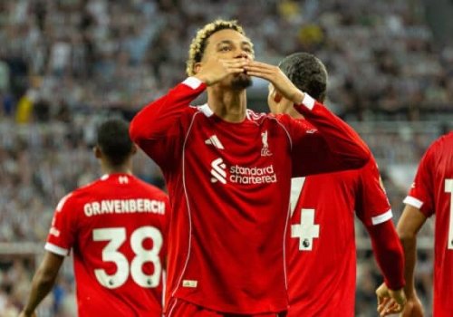 Ekitike bütün zamanların ən yaxşı oyunçusunu açıqladı