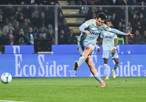 “Yuventus”dan səfərdə çətin qələbə