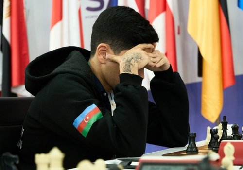 Azərbaycanın iki şahmatçısı mərhələ adladı, ikisi dayandı