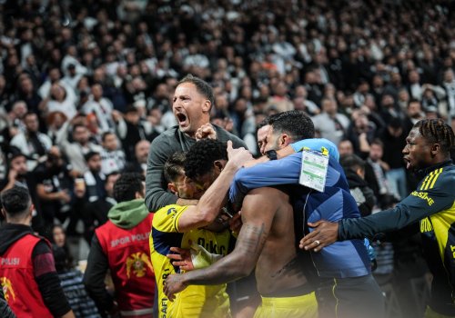 Derbidə “Fənərbağça” sevindi