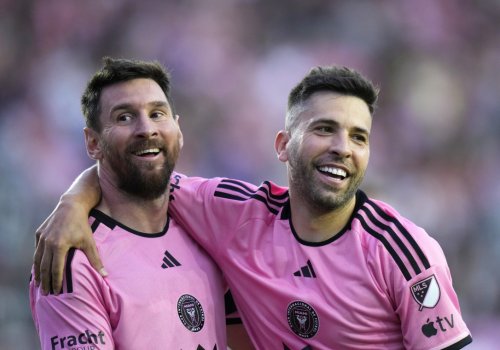 Alba karyerasında əsas rol oynamış məşqçini açıqladı