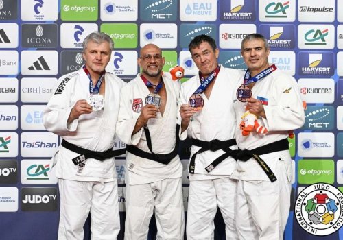 Mövlud Mirəliyev DÇ-də qızıl medal qazandı