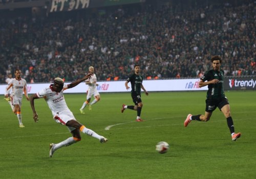 “Qalatasaray” ilk məğlubiyyətinə üzüldü