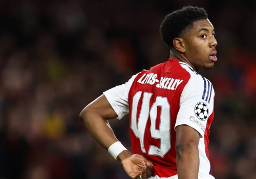 “Arsenal” müdafiəçisi ilə bağlı qərar qəbul etdi