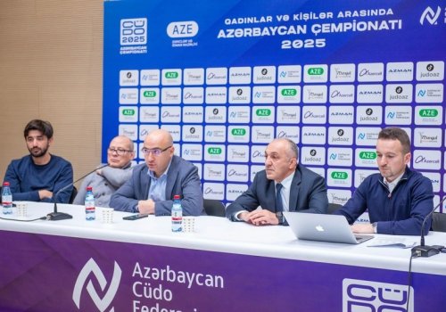 Azərbaycan çempionatı öncəsi məşqçilərlə görüş keçirildi