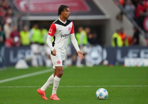 “Arsenal” “Ayntraxt”ın hücumçusu ilə maraqlanır