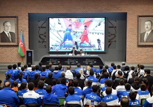 Nazir yüksək nəticələr əldə etmiş idmançılarla görüşdü