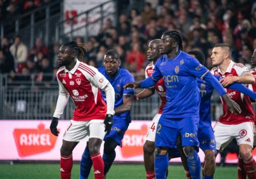 3 xalı tək qolla qazandılar