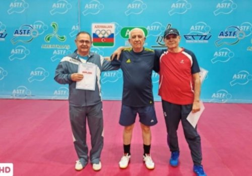 Veteran stolüstü tennisçilər arasında turnirin qalibləri müəyyənləşdi