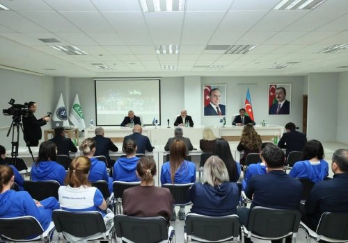AVF rəhbərliyi milli üzvləri ilə görüşdü
