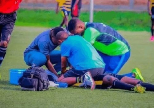 Afrikalı futbolçu oyun zamanı vəfat edib