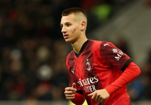 &ldquo;Milan&rdquo; hücumçusunu icarədən geri çağırır