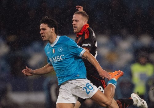 &ldquo;Napoli&rdquo; 1/4 finalda dayandı