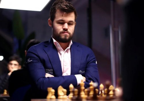 İlk dəfə keçirilən şahmat növündə dünya çempionu oldu