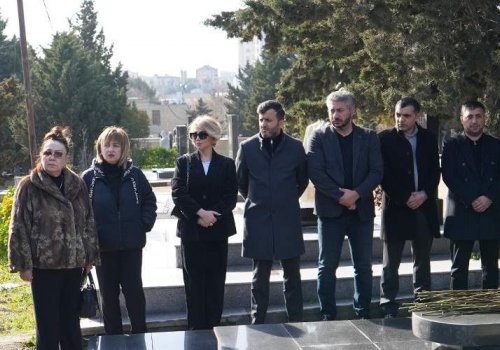 &ldquo;Neftçi&rdquo; əfsanəsinin məzarını ziyarət etdi