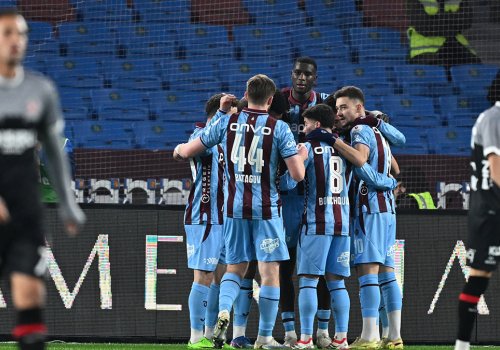 &ldquo;Başakşəhər&rdquo; və &ldquo;Trabzonspor&rdquo;dan inamlı qələbə