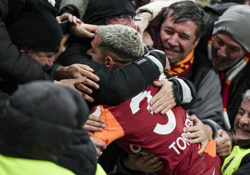 &ldquo;Qalatasaray&rdquo;la &ldquo;Beşiktaş&rdquo;dan qələbə