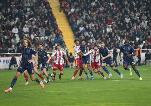 &ldquo;Fənərbağça&rdquo; səfərdə xal itirdi