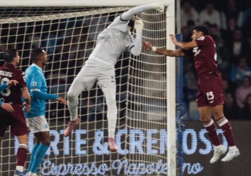 &ldquo;Napoli&rdquo;dən çətin qələbə