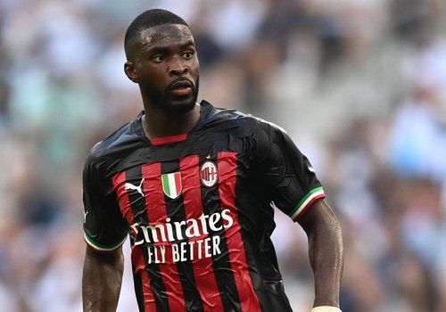 &ldquo;Milan&rdquo; müdafiəçisi ilə müqaviləsini yeniləyəcək