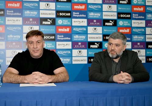 İsayev məşqçilərlə ilk görüşünü keçirib