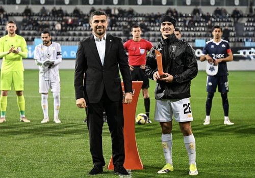 Kurçi mükafatlandırıldı