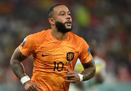 Niderlandlı hücumçu 1 aylıq sıradan çıxıb