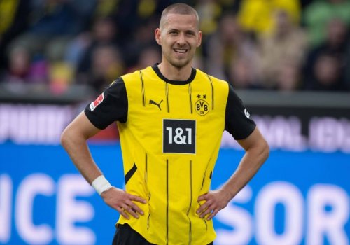 MY &ldquo;Borussiya&rdquo;sının müdafiəçisi ilə maraqlanır