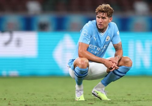 &ldquo;Mançester Siti&rdquo; müdafiəçisi ilə ayırlmağa qərar verdi