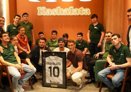 &ldquo;Neftçi&rdquo;nin futbolçuları autizmli gənclərlə görüşdülər