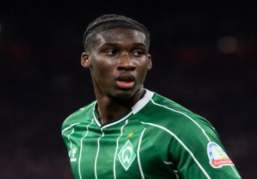 &ldquo;Verder&rdquo;in müdafiəçisi uğrunda mübarizə qızışır