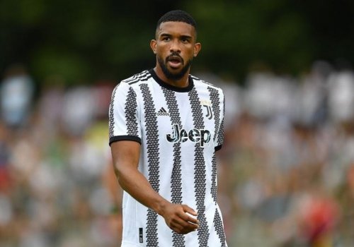 &ldquo;Liverpul&rdquo; &ldquo;Yuventus&rdquo;un müdafiəçisi uğrunda öncüldür