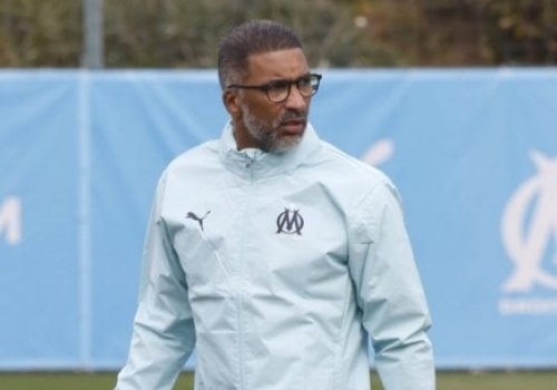 Seneqallı məşqçinin evi soyuldu