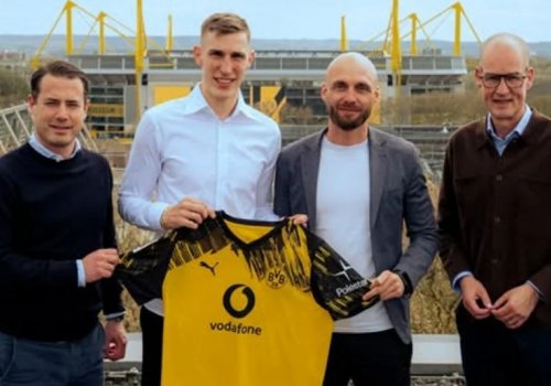 &ldquo;Borussiya&rdquo;da yeni müqavilə